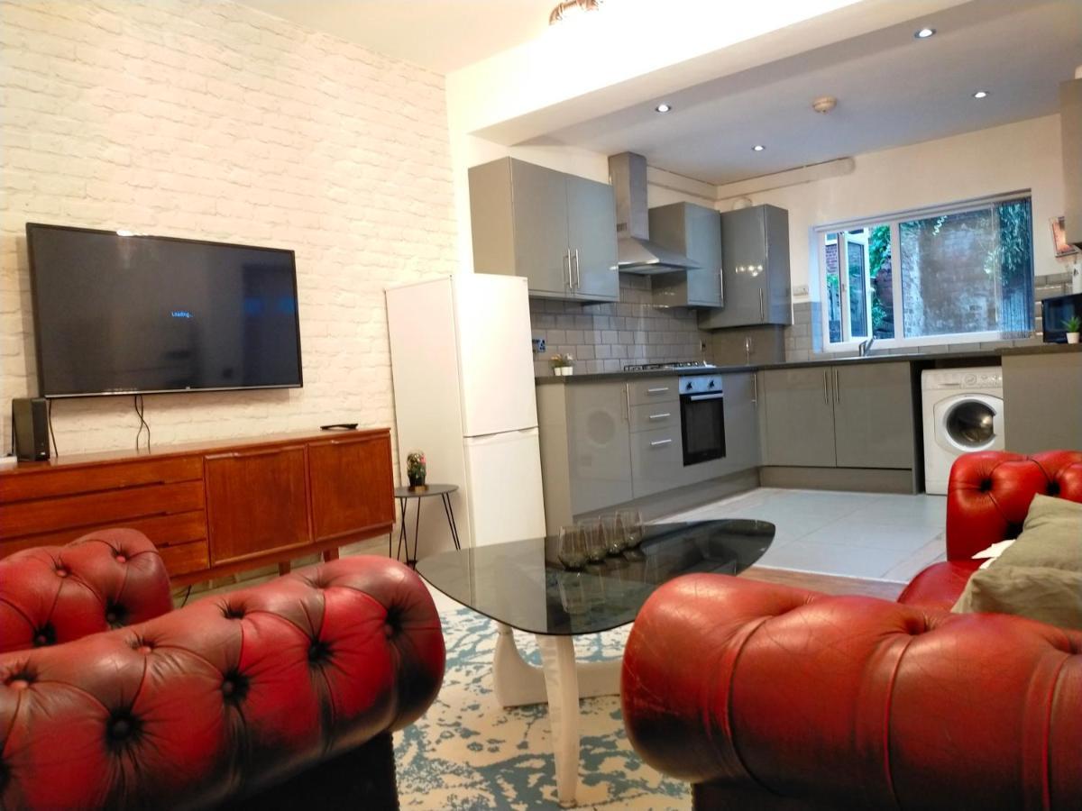 4 Bed Entire House - Heart Of The City - Near Sufc Sheffield Zewnętrze zdjęcie